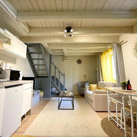 "Sainte Valiere", Appartement Calme Sur Cour Privative, 느베르 외부 사진