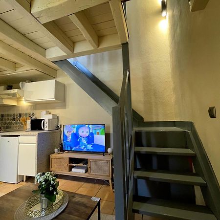 "Sainte Valiere", Appartement Calme Sur Cour Privative, 느베르 외부 사진