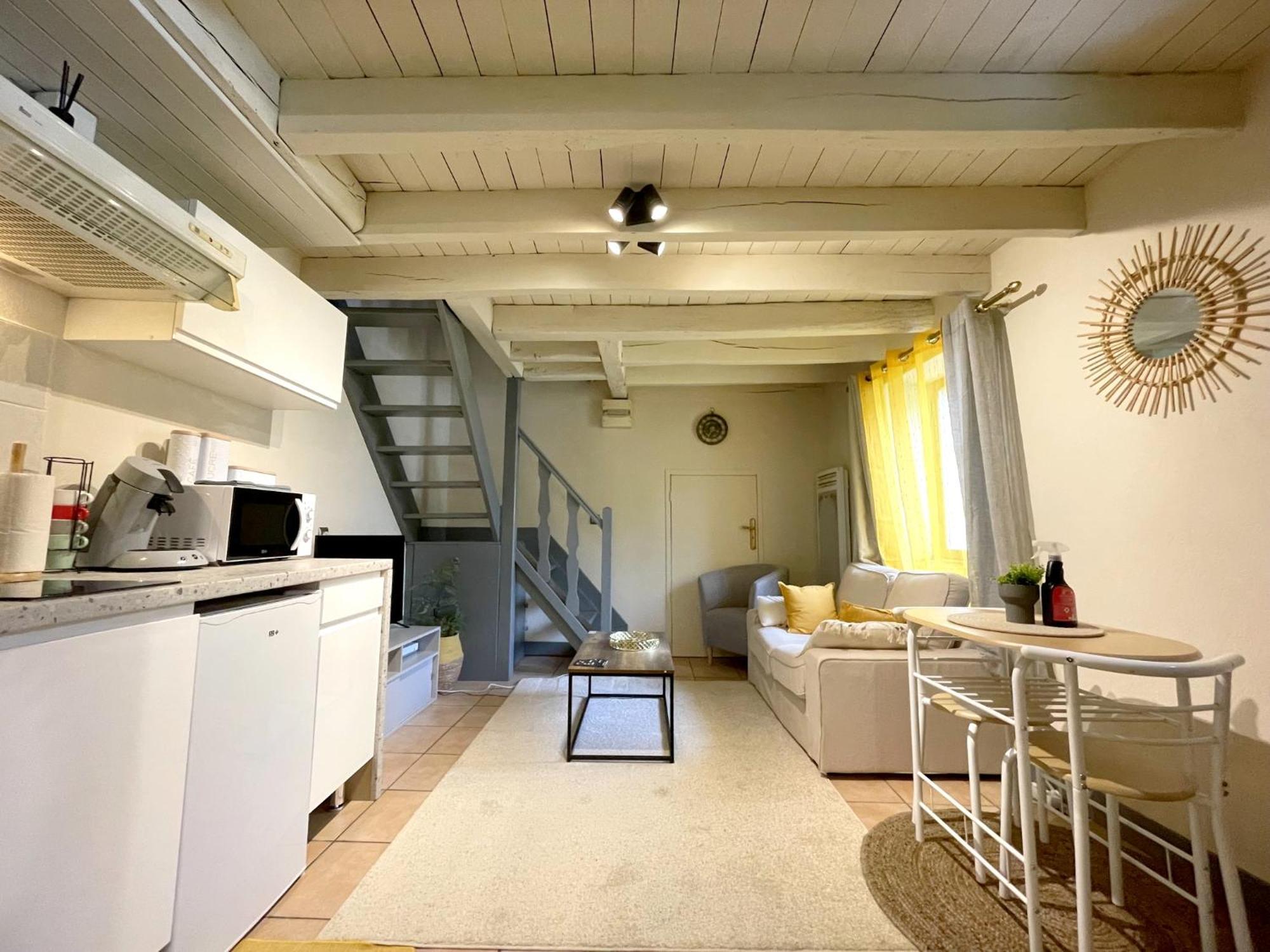 "Sainte Valiere", Appartement Calme Sur Cour Privative, 느베르 외부 사진